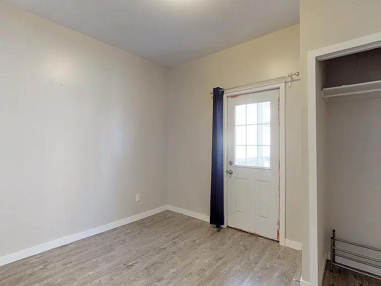 174 Clarence St — Photo 13