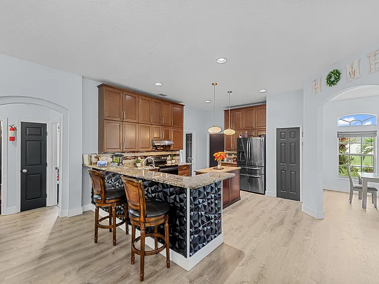 3183 SW Ann Arbor Rd — Photo 4