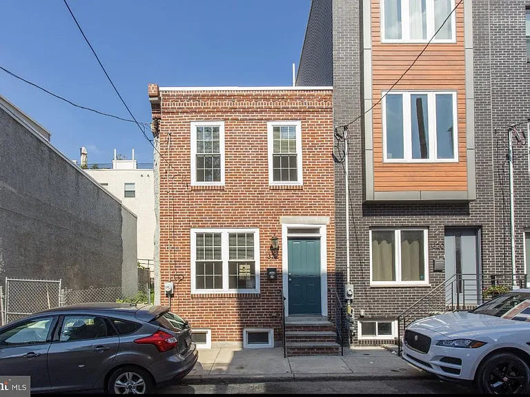 1322 S Bancroft St — Photo 1