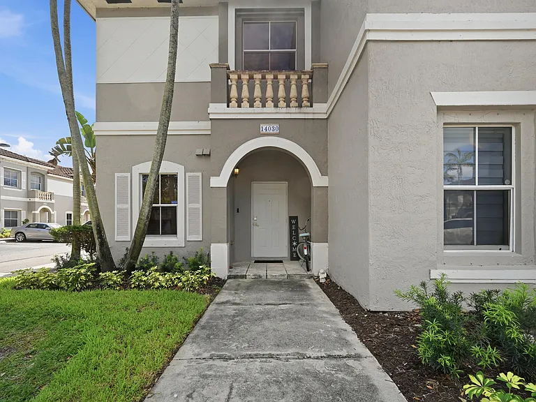 14030 SW 49th St #10 — Photo 15