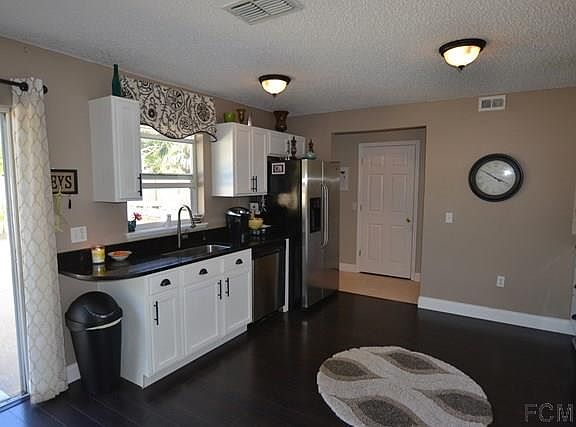 4th image of 70 Princeton Ln