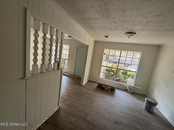 5th image of 2806 Tara Rd