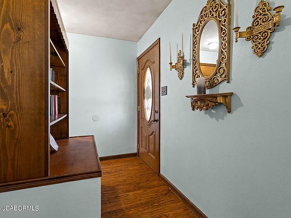 3rd image of 5131 Henwick Ln