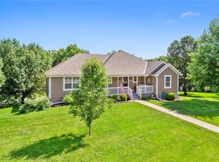 1401 Red Bud Ave, Pleasant Hill, MO 64080