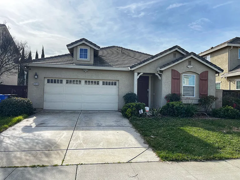 9819 Joebar Cir — Photo 1