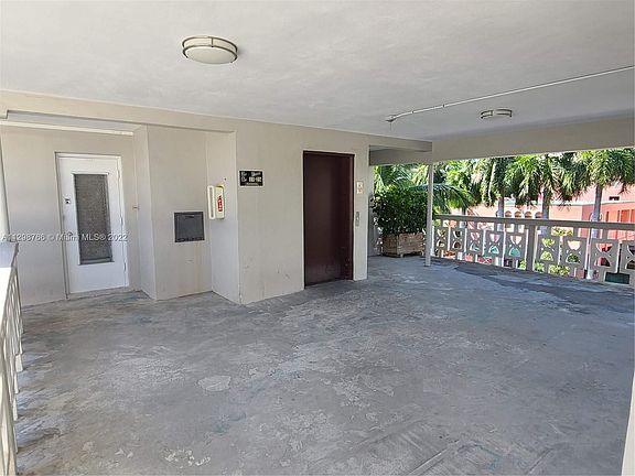 5th image of 1725 James Ave APT 27