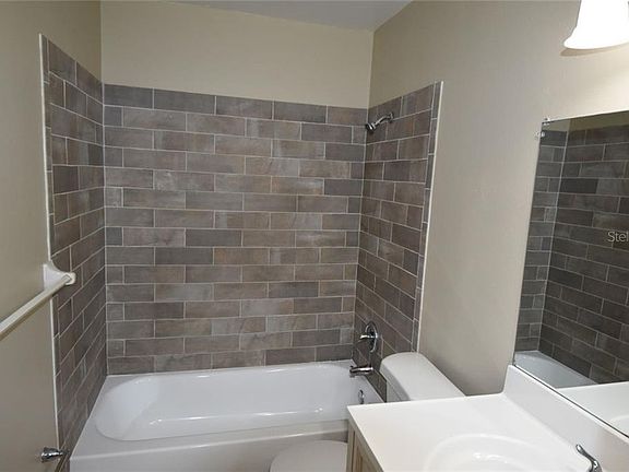 4th image of 2923 Wycombe Way