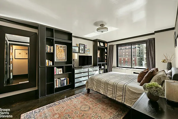 Bedroom, photo 1