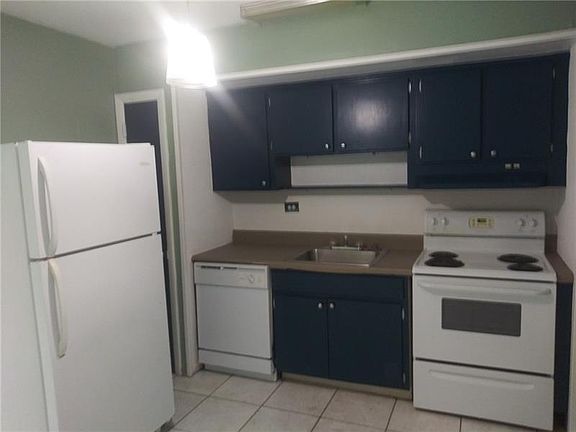 2nd image of 573 NE 34th St