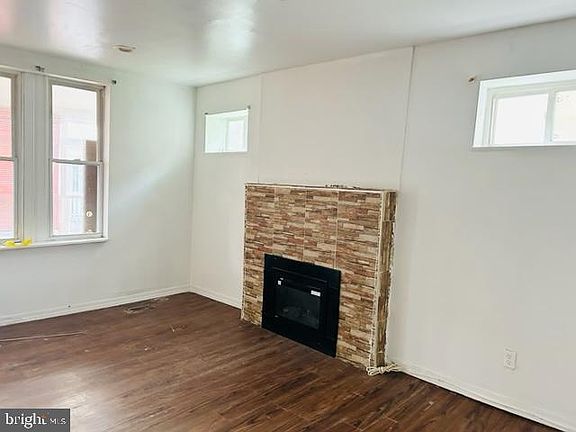 3rd image of 6319 N Beechwood St