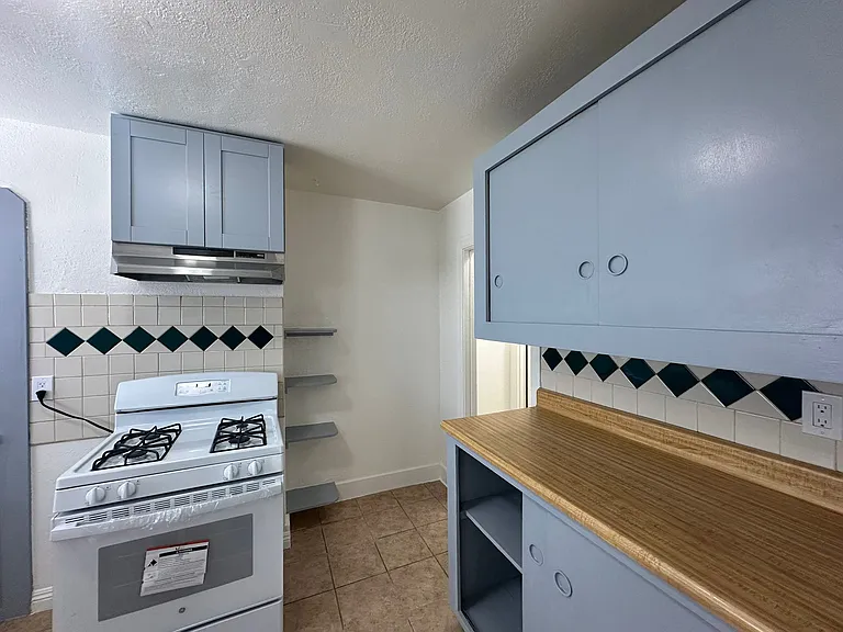 22230 S. Garden Ave, Hayward CA 94541 — Photo 10