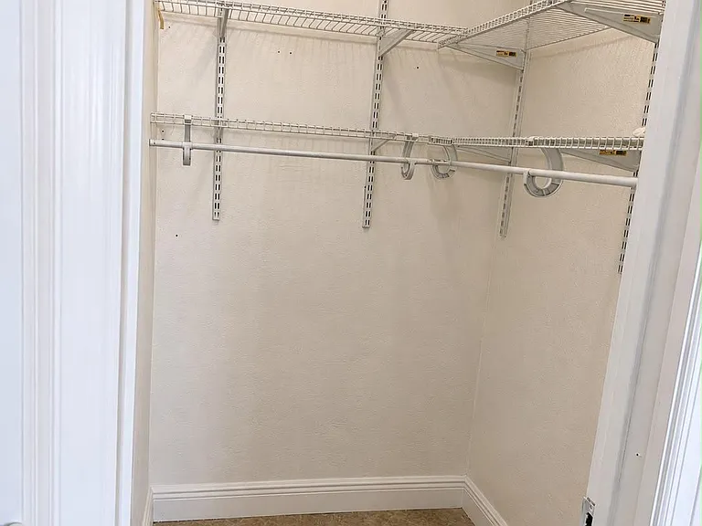 10955 SW 177th Ter — Photo 6