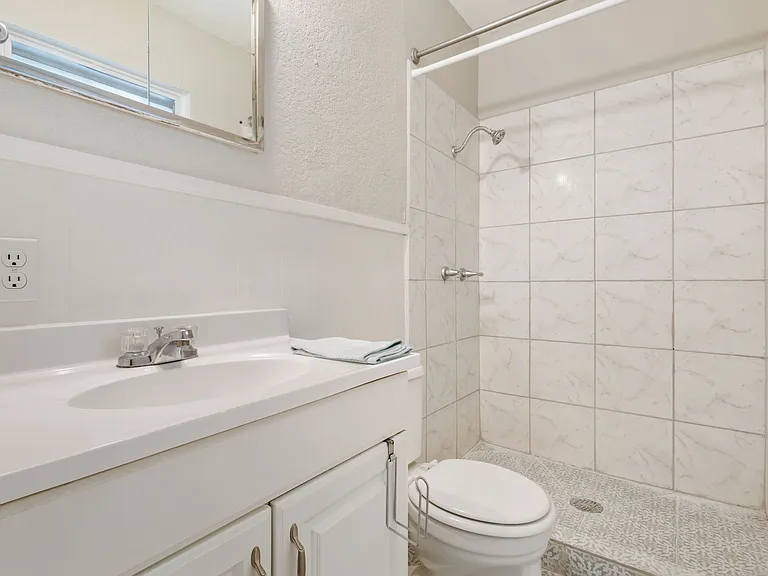 407 Cicero Dr — Photo 9