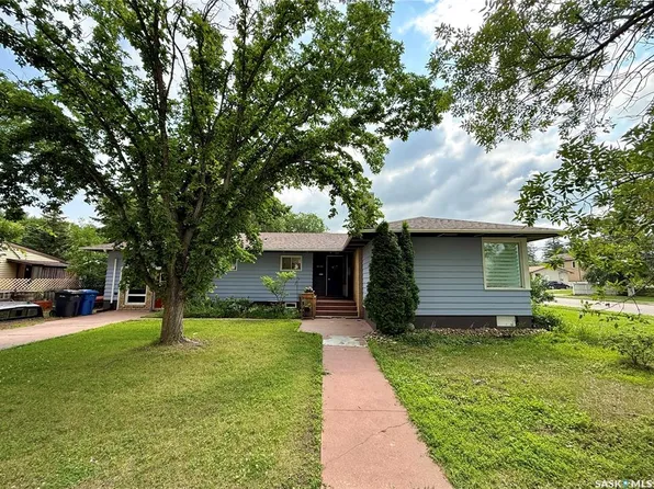 1502 97th STREET, North Battleford, SK S9A 0K4