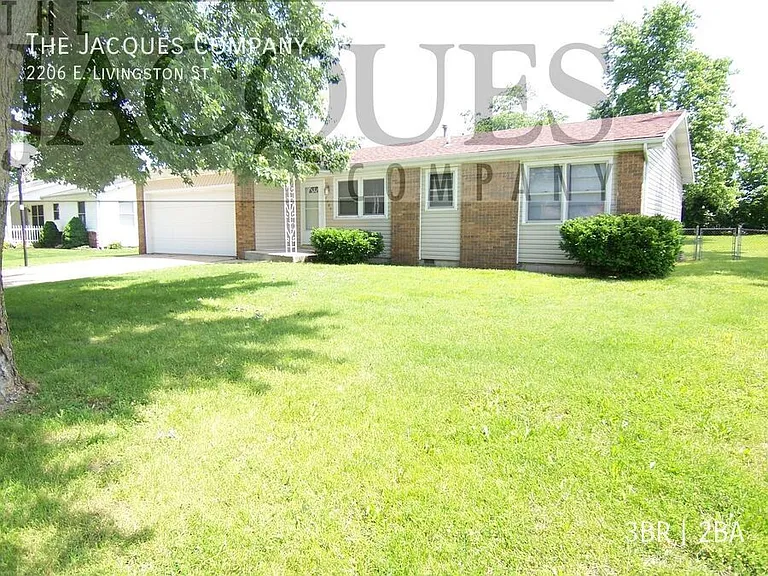 2206 E Livingston St — Photo 2