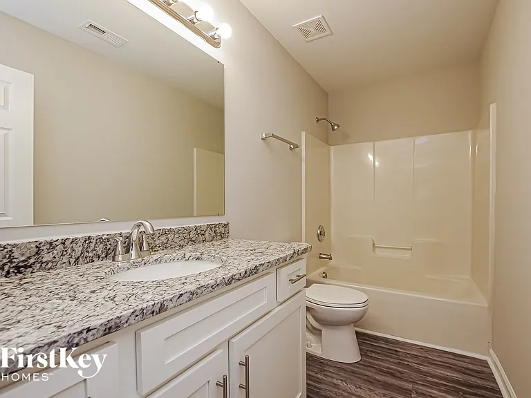 2301 Jacobs Ct — Photo 14