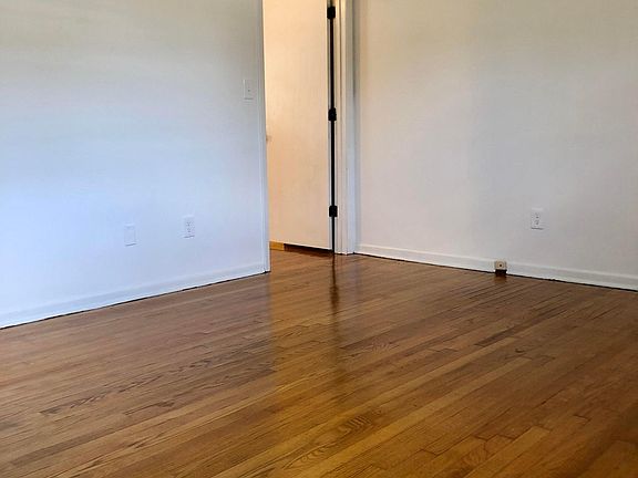 5th image of 3231 Avondale Ave NE