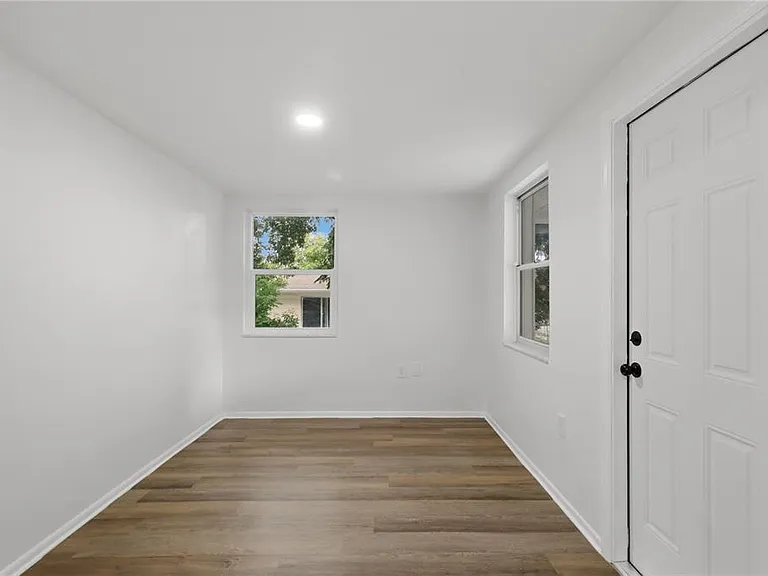 5165 Greenwood St — Photo 18