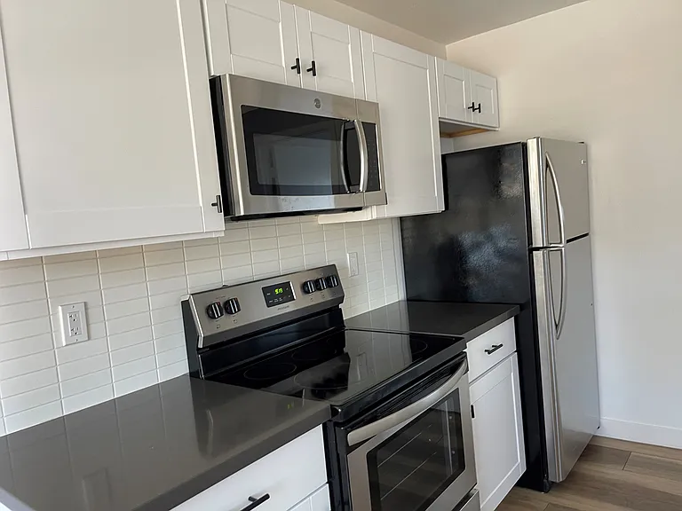 142 N Elm St #12 — Photo 7