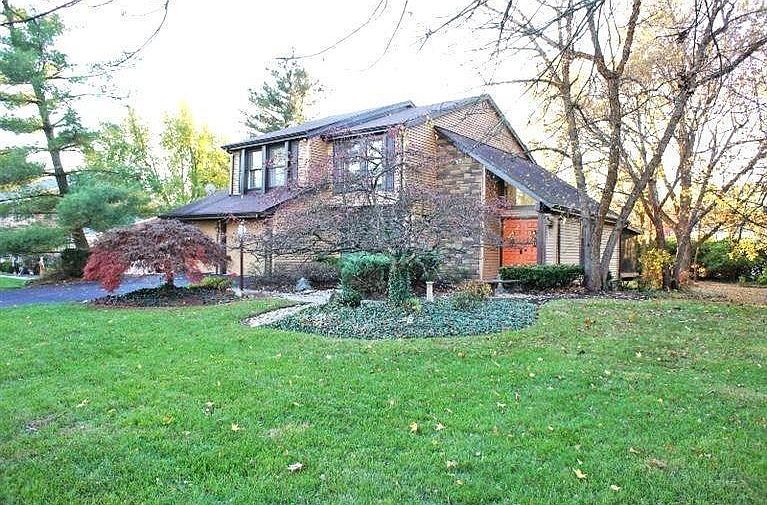 1st image of 9102 Forestknolls Dr