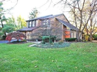 9102 Forestknolls Dr, Cincinnati, OH 45242