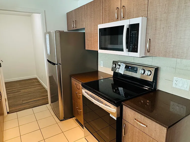610 Granville St #4 — Photo 3