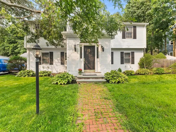 399 Cedar Brook Rd, Lynn, MA 01904
