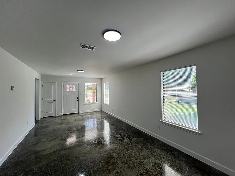 738 Hazelwood Rd — Photo 4