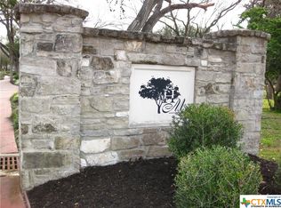 28 Cotswold Ln, Victoria, TX 77904