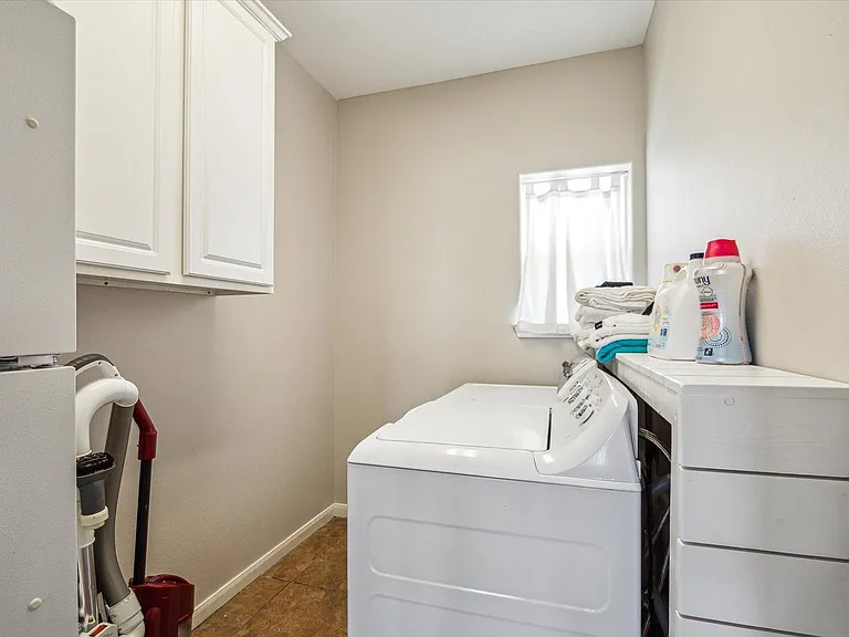 4015 Warchest Ct — Photo 29