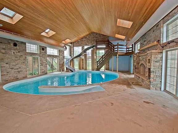 2nd image of 307 Buckingham Dr