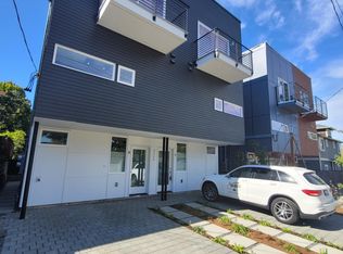 9224B 35th Ave SW, Seattle, WA 98126