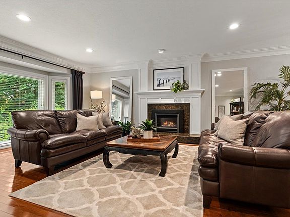 5th image of 34849 Everett Dr