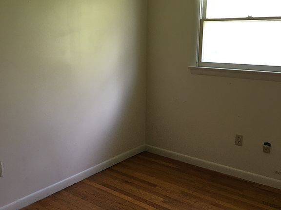 4th image of 555 N Braddock St