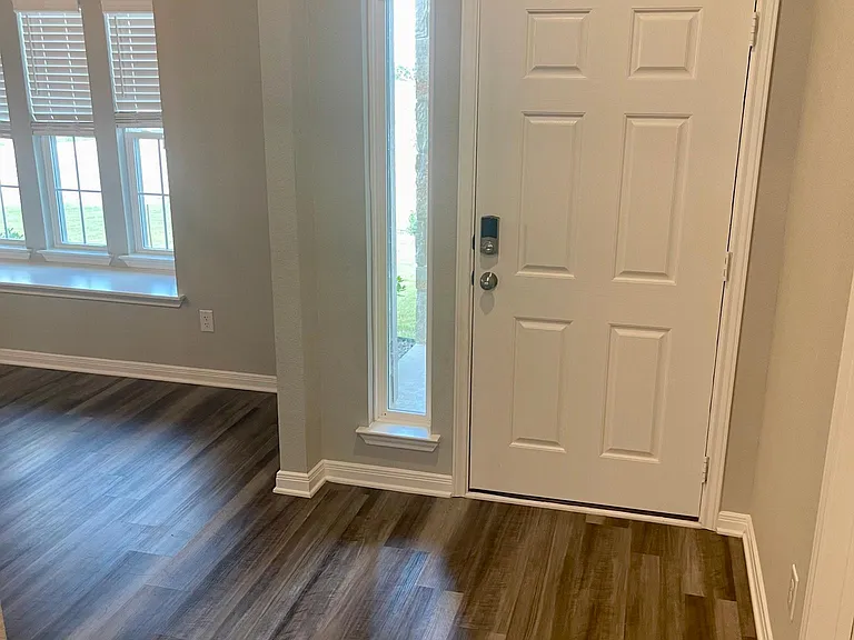 1938 Bayou Wood Ln — Photo 2