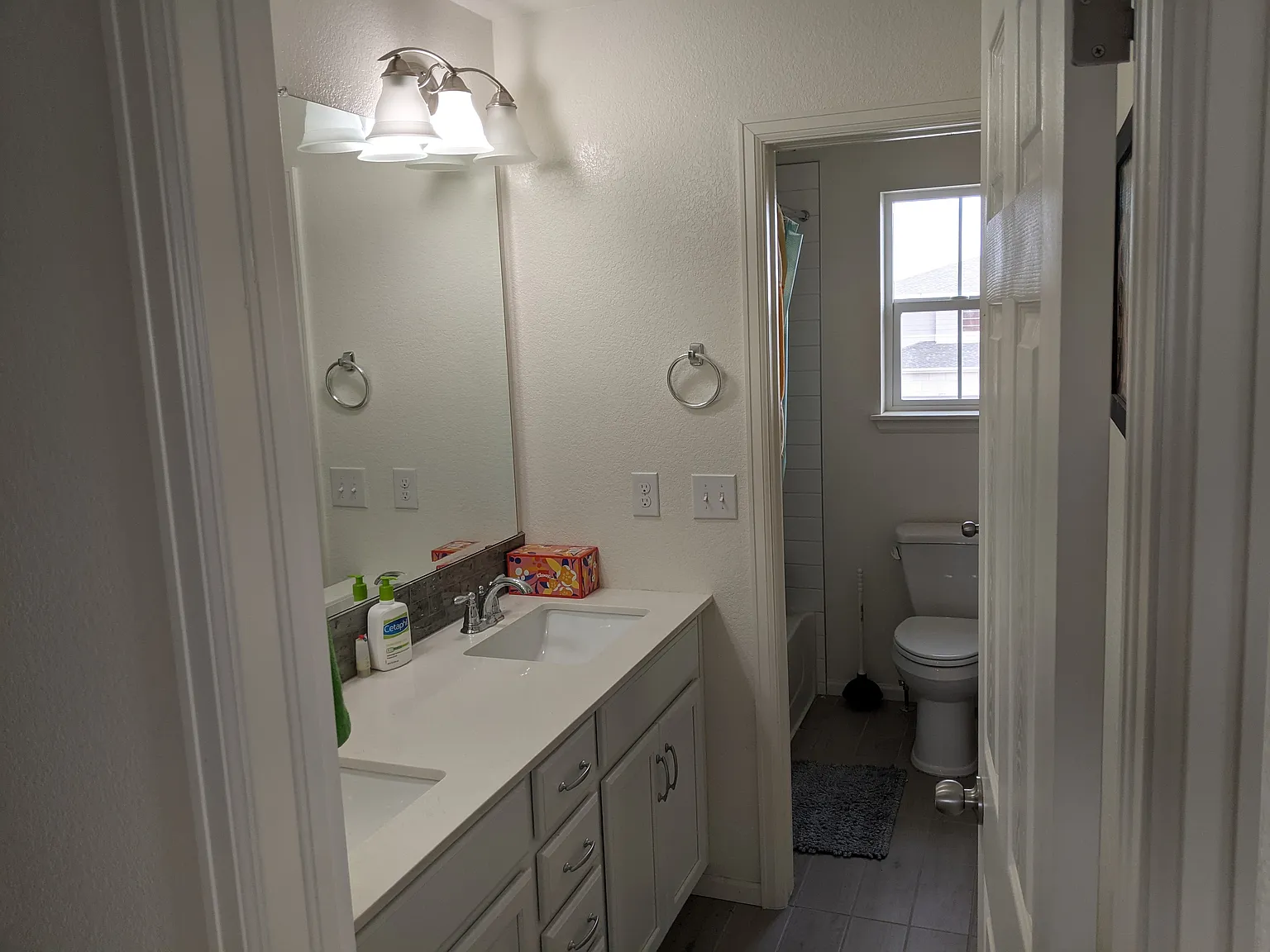 4 bed, 3289 sqft, $1,700 — Photo 4