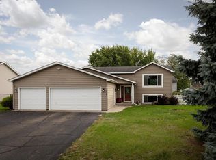 456 Braeburn Dr, Shakopee, MN 55379