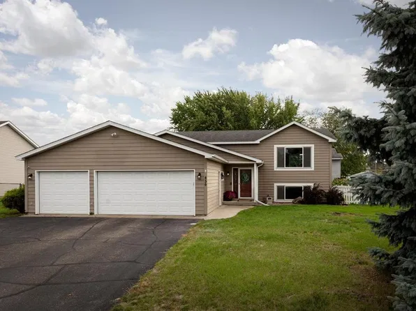 456 Braeburn Dr, Shakopee, MN 55379