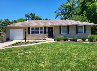 602 SE 4th Ter, Lees Summit, MO 64063