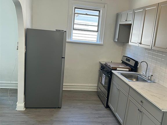 5th image of 4432 Edson Avenue