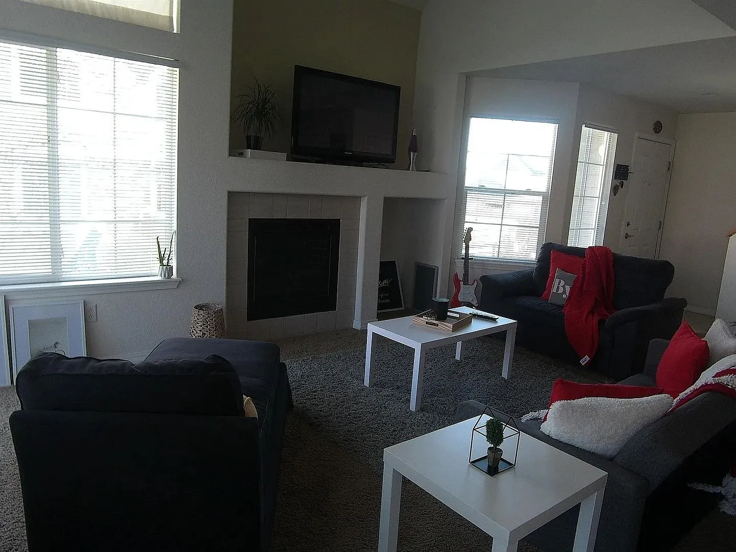 Charming Fort Collins Townhome with Private Patio, Vaulted Ceilings & Prime Location! — Photo 3