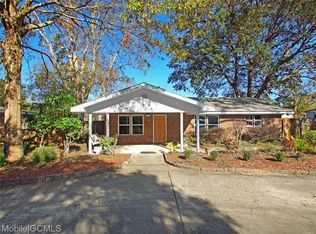 462 5th Ave, Chickasaw, AL 36611