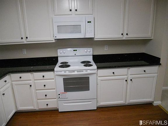 3rd image of 550 S Van Ness Ave APT 102