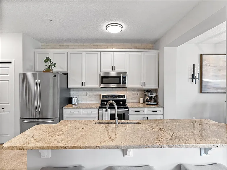 9660 Washington Blvd #3 — Photo 18