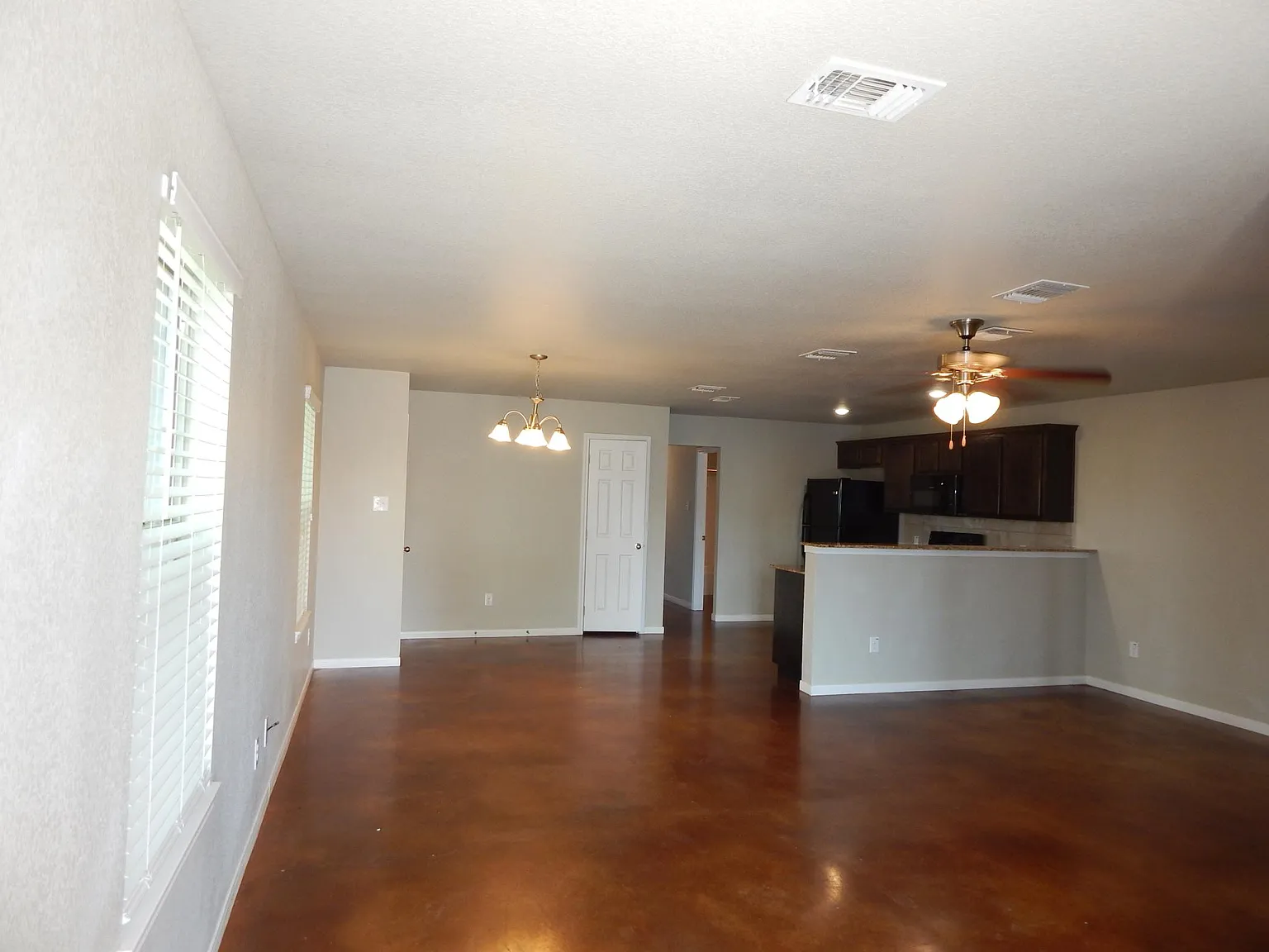 2 bed, 1150 sqft, $1,295 — Photo 3