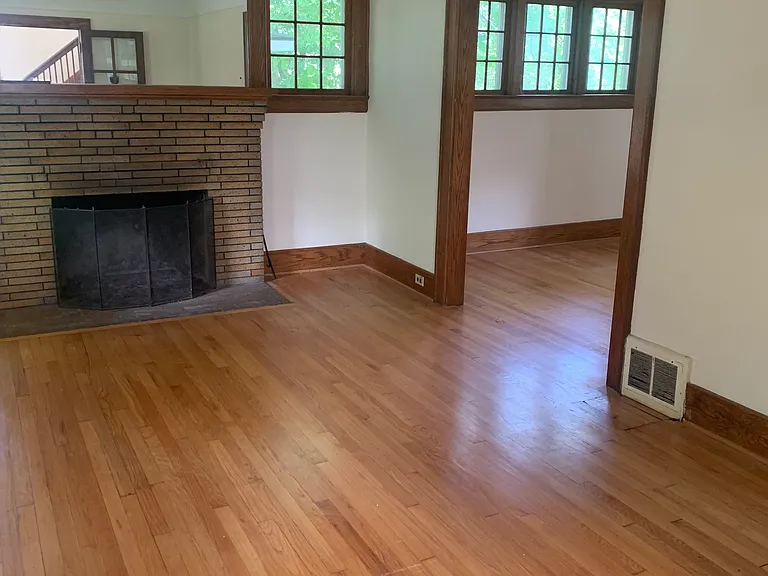 1317 Wells St — Photo 7