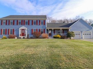3 Windsong Rd, Cumberland, RI 02864