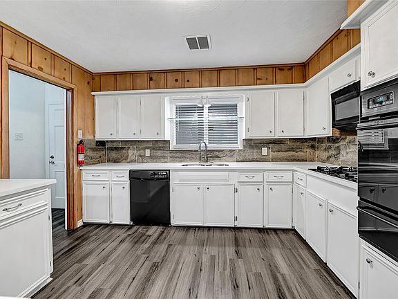 5th image of 3202 McKinney Dr