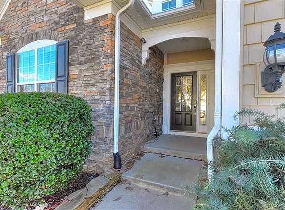 2nd image of 27053 Sanderling Ct