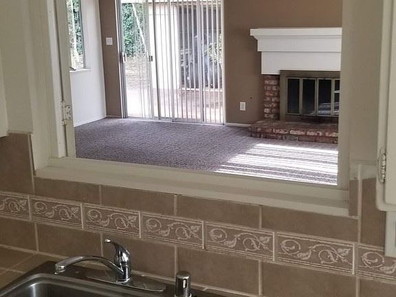 5th image of 286 Banner Ave